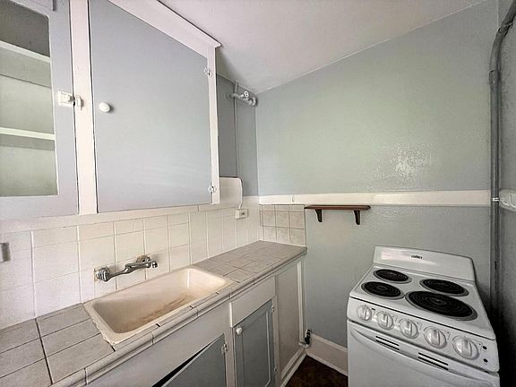 5th image of 446 6th St N #26