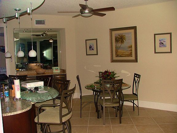 Kitchen/Dinning/Wet Bar