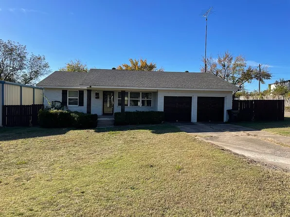 201 NE 1st St, Kingston, OK 73439