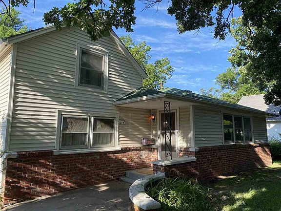 2nd image of 619 E 1st St