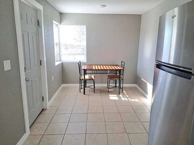 175 W 7th Ave #1 — Photo 5