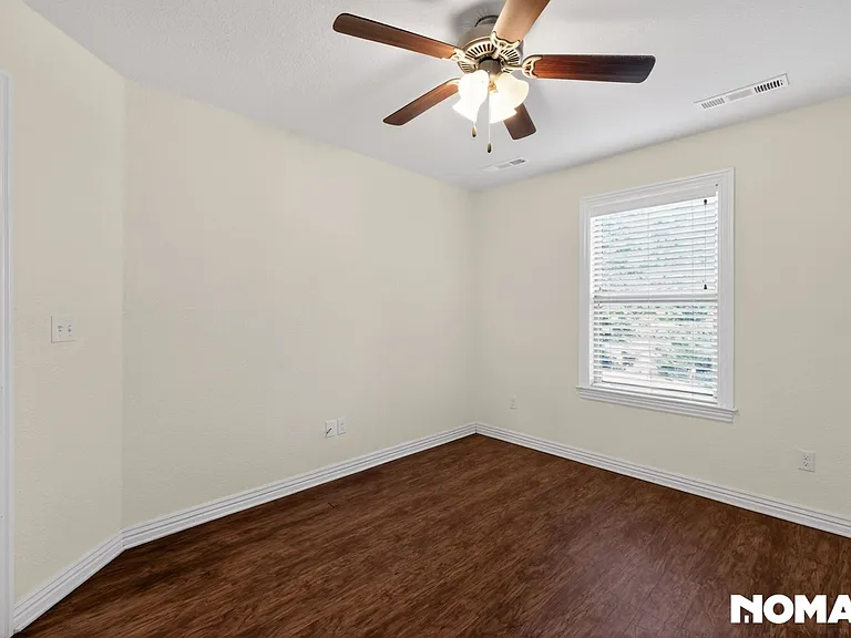 2088 E Custer Ln — Photo 11