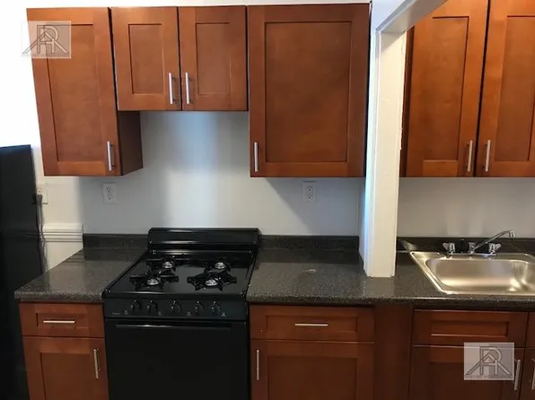 8 Vinal St, Boston, MA