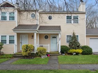 45 Hancock Cmns, Yaphank, NY 11980