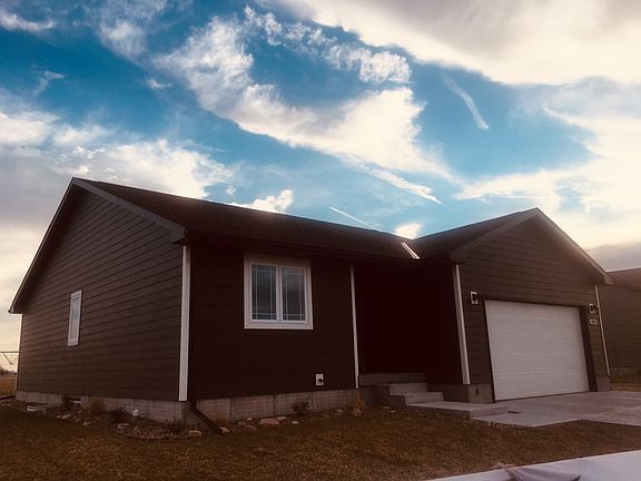 2nd image of 418 Little Bluestem Dr S