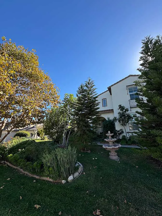 Grove Community Dr, Riverside — Photo 2