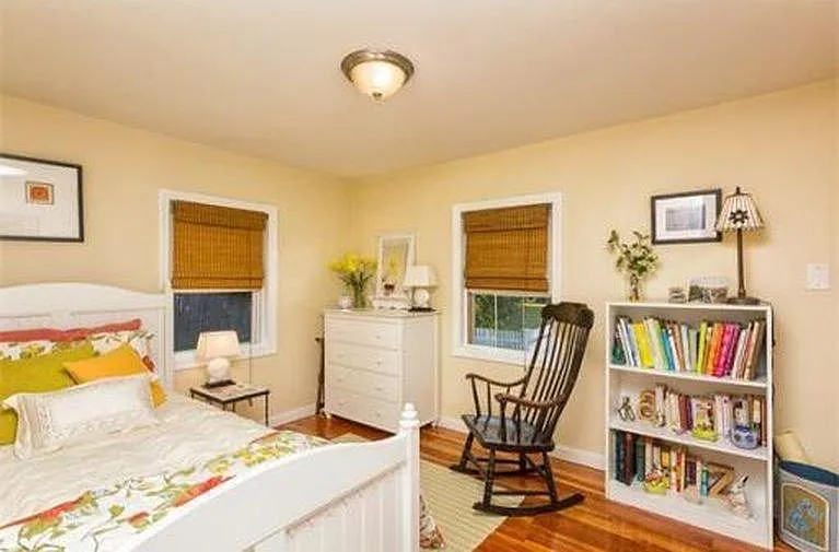 Bedroom 1 /Office
