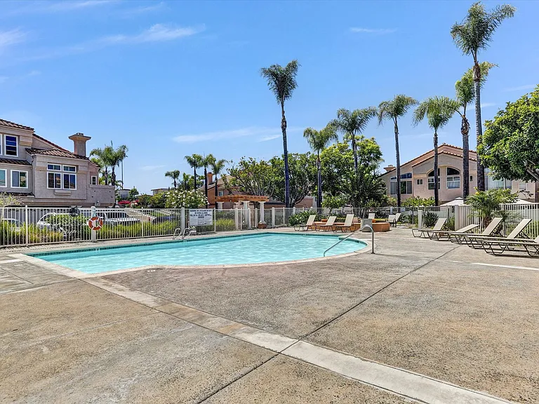 1361 Serena Cir #1 — Photo 31