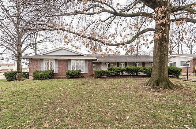Large 2000+ square foot Brick Ranch with 4 bedrooms and 2 baths on the main level!