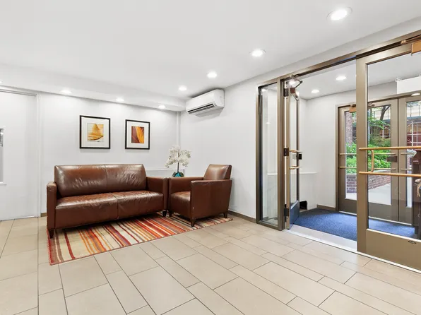 330 East 70th Street image 6 of 8