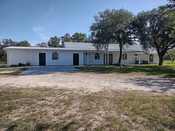 3rd image of 119 Rockwood Dr