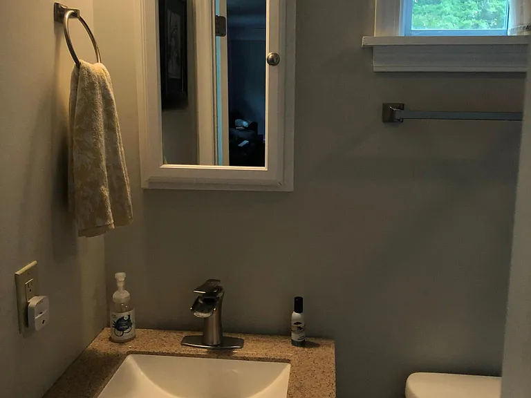 2405 W Carver St — Photo 9