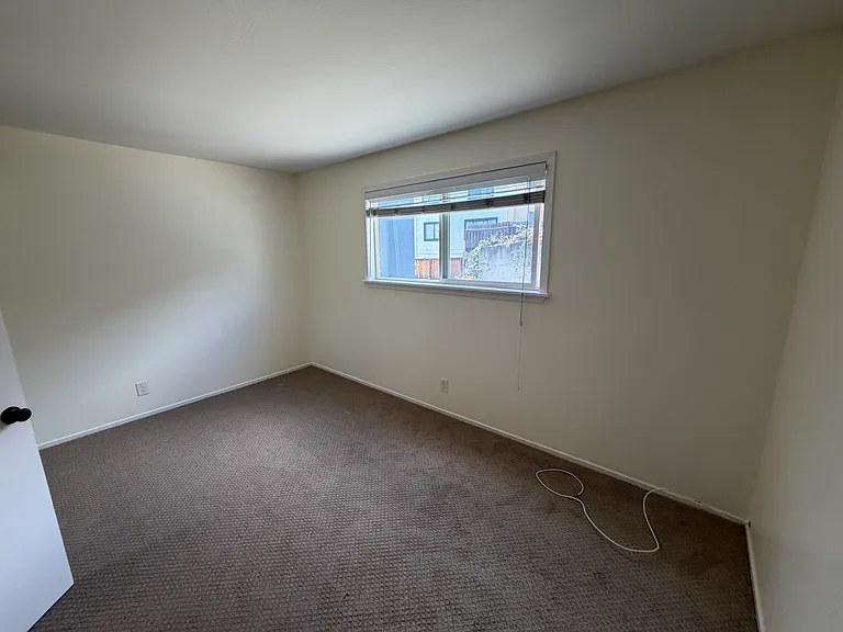 245 E. Market St. — Photo 9