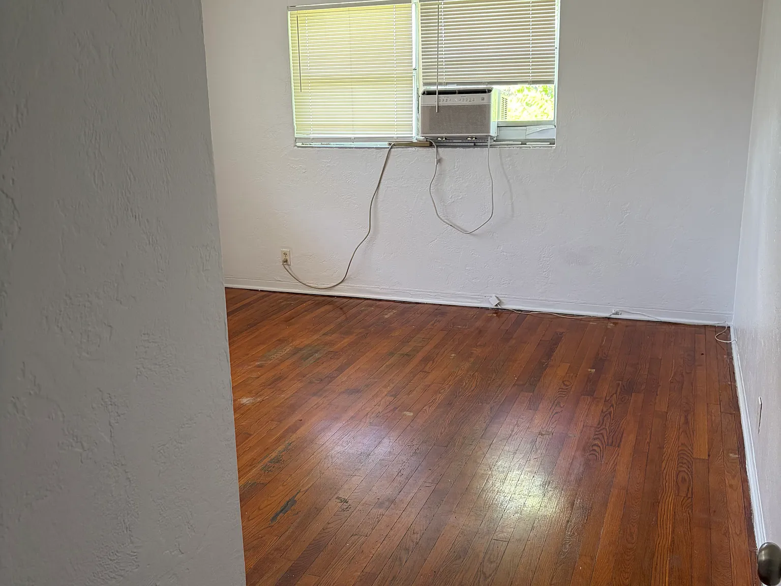 1 bed, 700 sqft, $1,100 — Photo 4