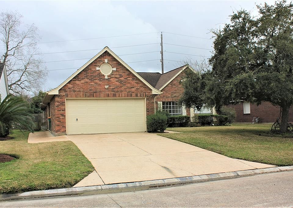 1st image of 2734 N Larkspur Cir
