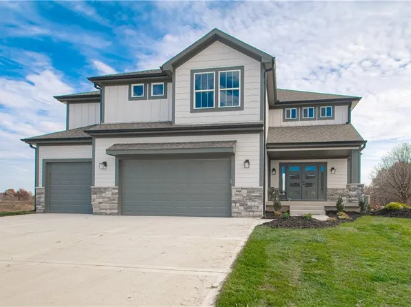 2360 Fishing Ln, Kearney, MO 64060