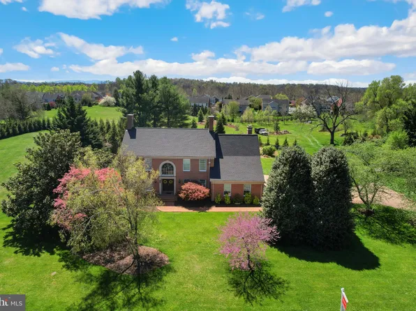 935 Breckinridge Ln, Winchester, VA 22601