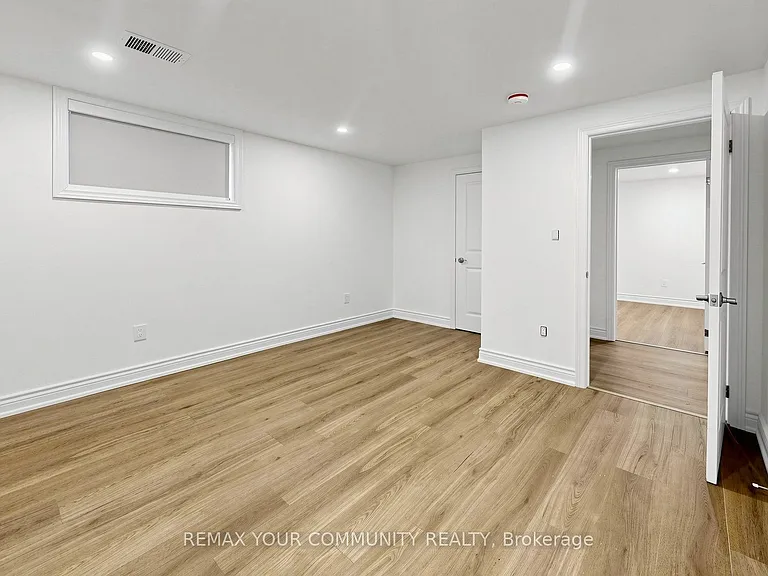 275 Betty Ann Dr — Photo 32
