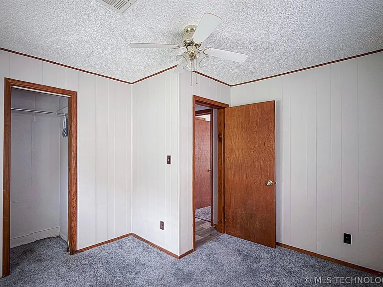 613 W 23rd St — Photo 26