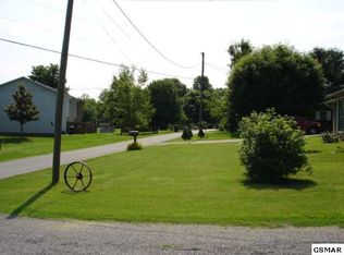 401 Sycamore Ln, Sevierville, TN 37862