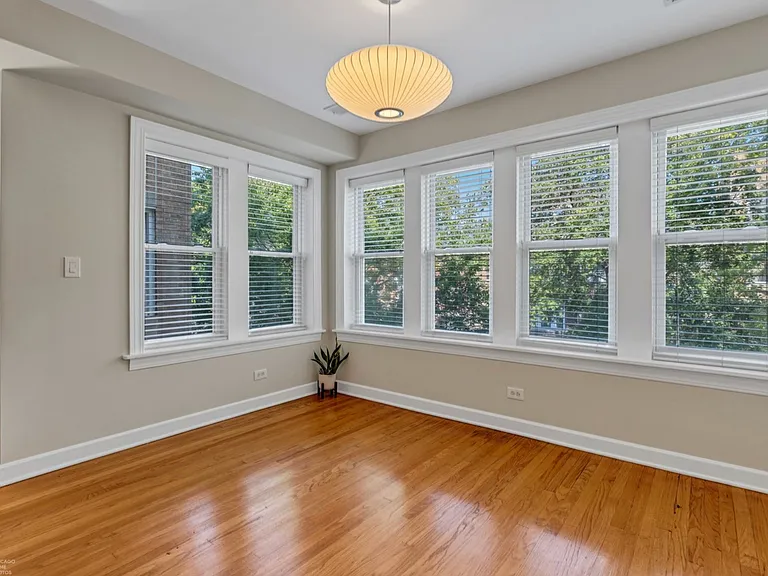 3011 W Gunnison St #2E — Photo 3