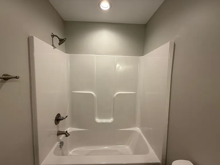 906 Nassau St — Photo 23