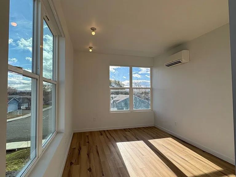404 E Windsor Ct #1 — Photo 15