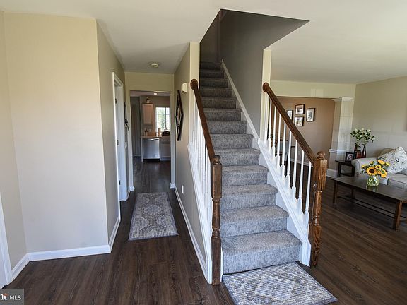 5th image of 26 W Minglewood Dr
