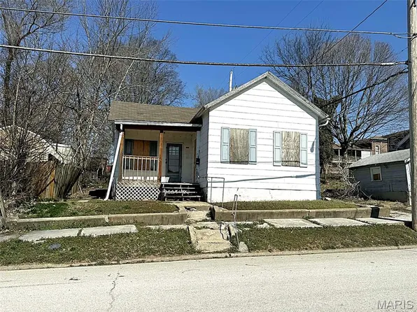 614 Lyon St, Hannibal, MO 63401