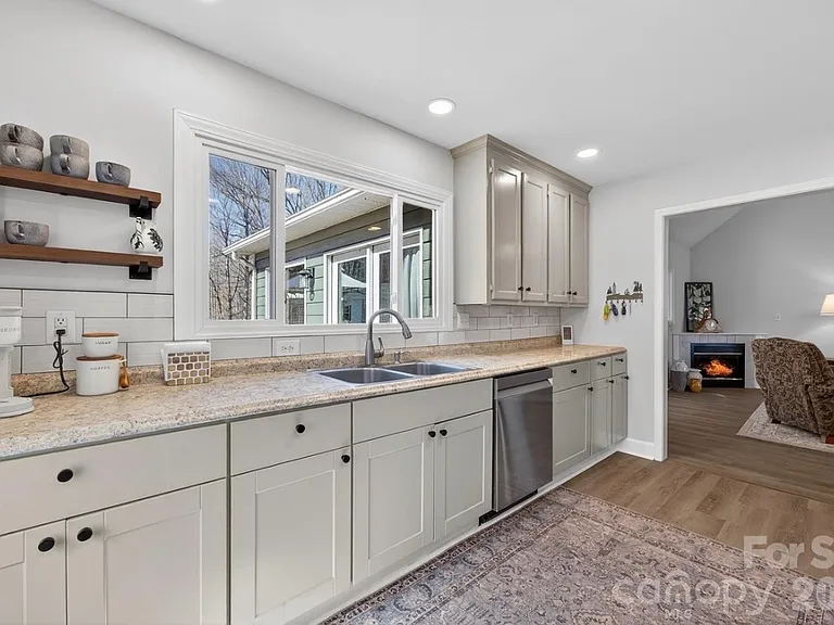 1665 Sherwood Ct — Photo 22