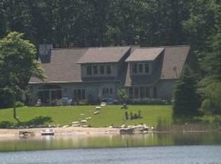 11080 Pine View Ln, Temperance, MI 48182