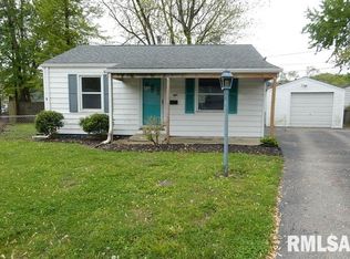 8 Saint James Ct, Springfield, IL 62703