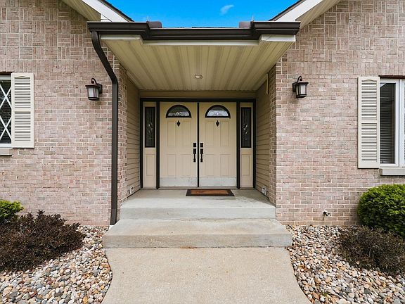 3rd image of 16969 Hidden Valley Dr