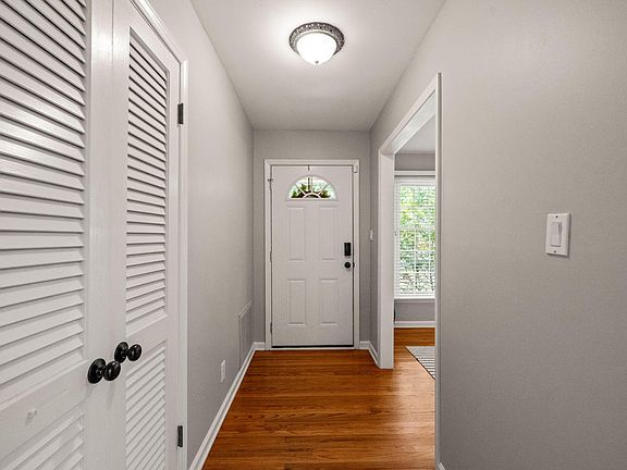 3rd image of 3514 Courtland Dr