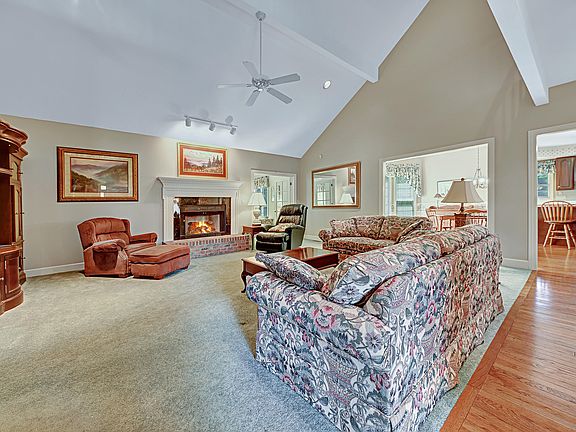 4th image of 3220 Great Meadows Dr