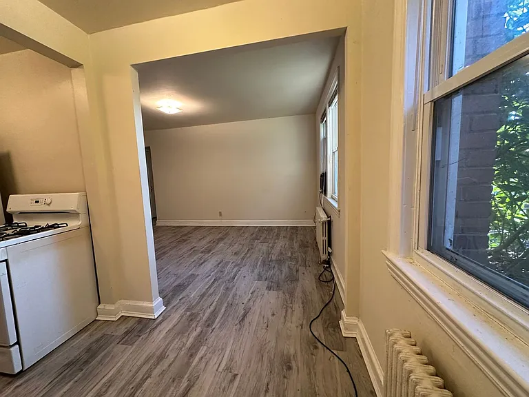 4585 MacArthur Blvd NW — Photo 3