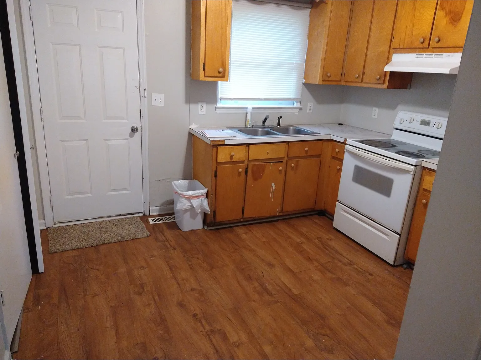 2 bed, 1.5 bath, $995 — Photo 4