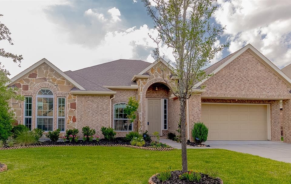 Stone/Brick home with that TEXAS feel!