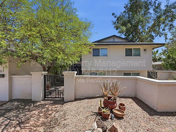 2nd image of 207 E El Caminito Dr