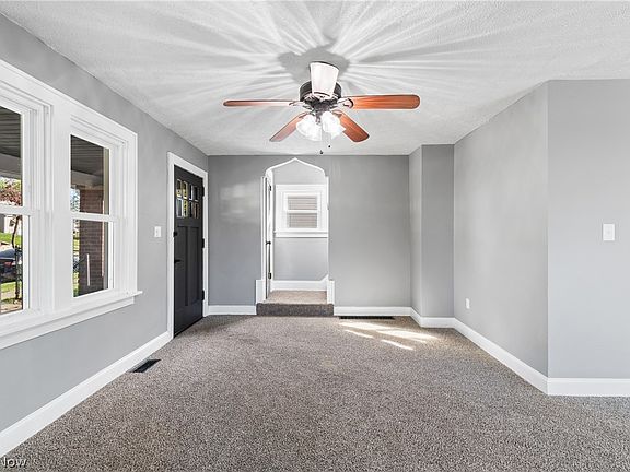 3rd image of 1642 Goodyear Blvd