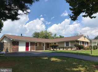 4149 Point Hollow Ln, Fairfax, VA 22033