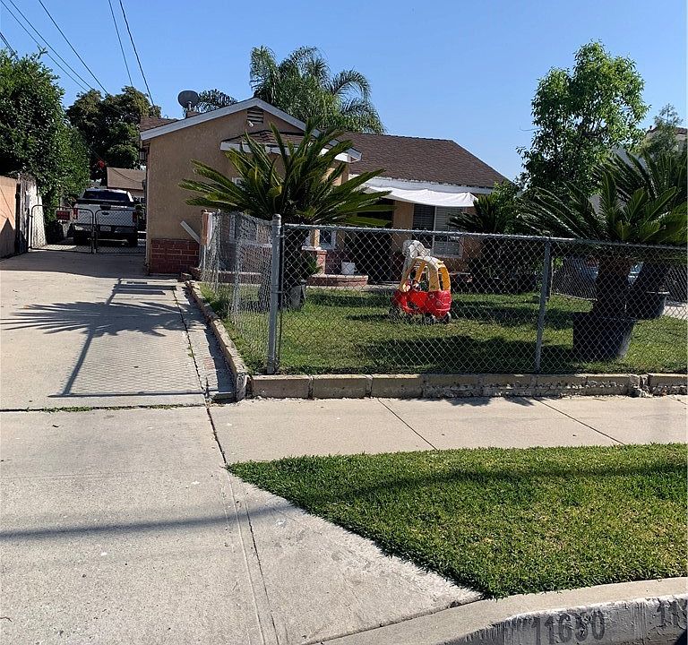 1st image of 11648 208th St