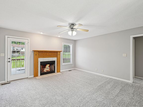 5th image of 2617 Green Briar Dr