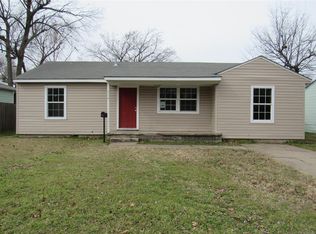 914 S Russell St, Skiatook, OK 74070