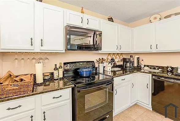 2345 Maple Dr — Photo 9