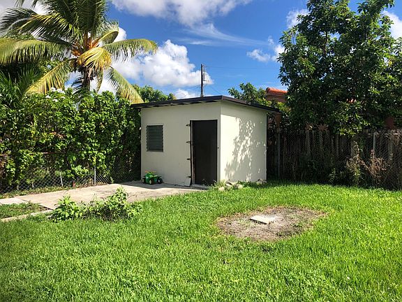 5th image of 169 SW 112th Ave