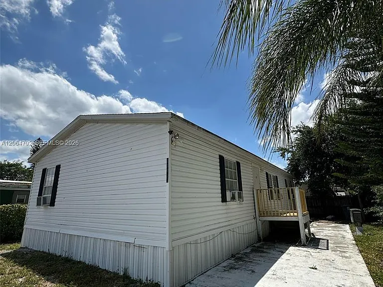 11832 Leeward Pl #H — Photo 27