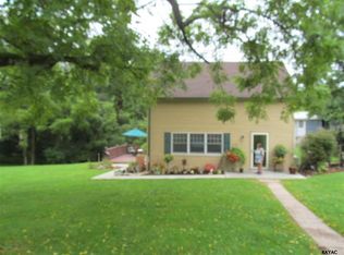 8482 Orchard Rd, Spring Grove, PA 17362