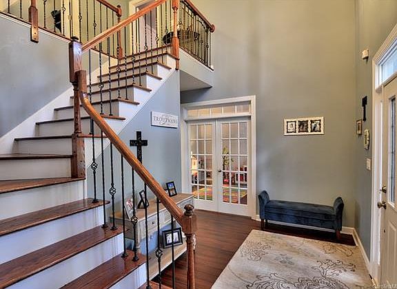 2nd image of 8713 New Oak Ln