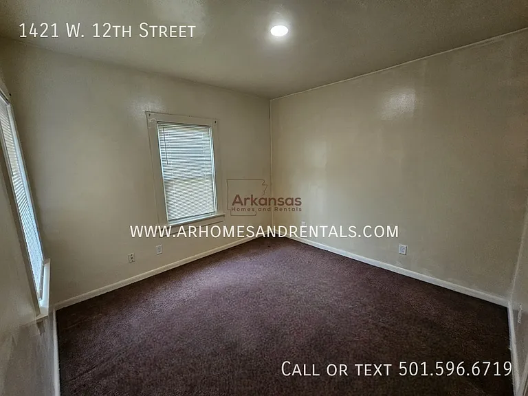 1421 W 12th St — Photo 21
